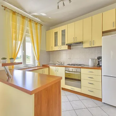 Spacious In Valtura With Garden Tatil Evi *