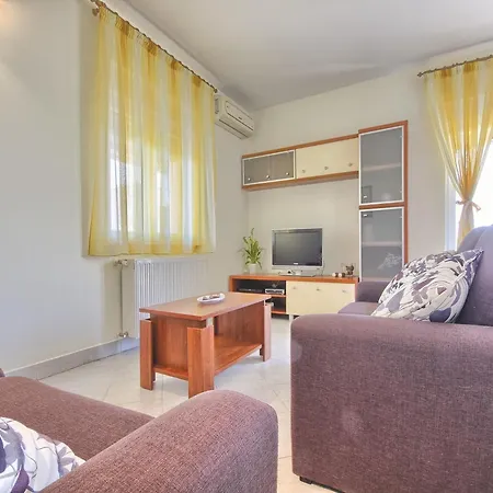 Spacious In Valtura With Garden Tatil Evi